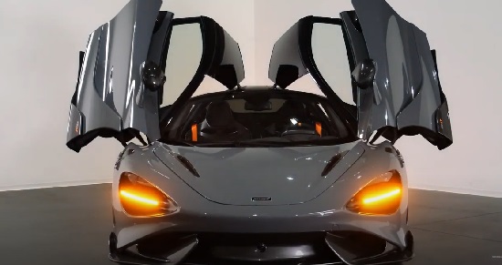 McLaren 765LT 2022.