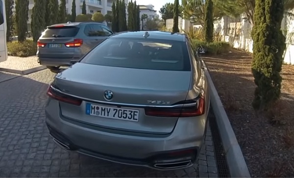 BMW 7-Series 2019.