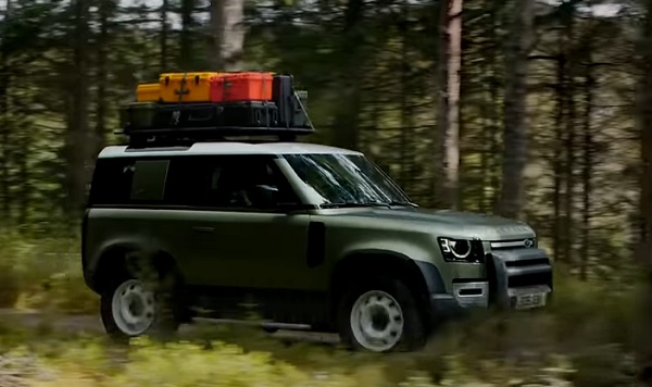 Land Rover Defender 2020.