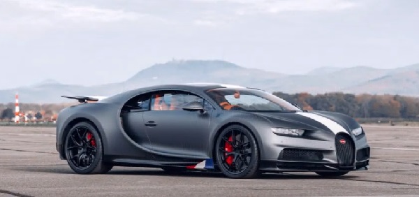 Bugatti Chiron Sport 2021.