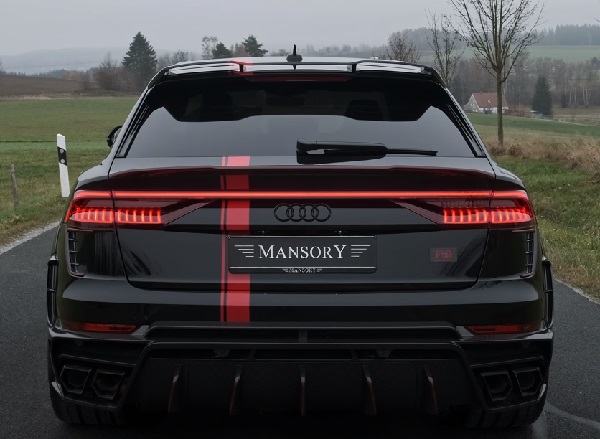 Audi RS Q8 2021.