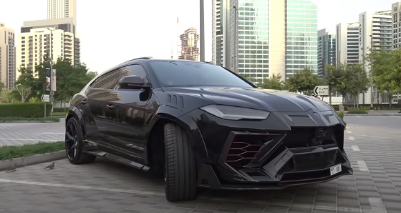 Lamborghini Urus 2021.