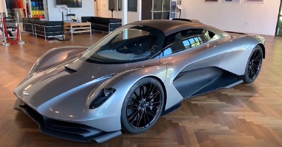 Aston Martin Valhalla 2022.