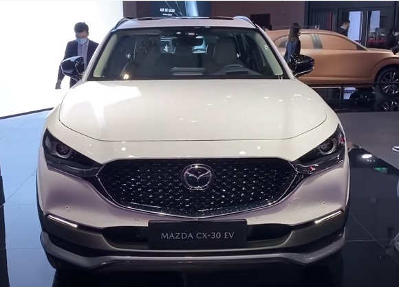 Mazda CX 30 EV 2021.