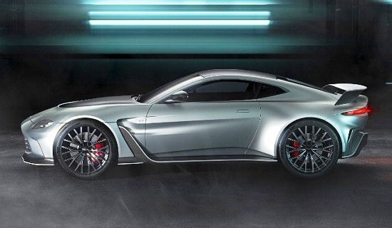 Aston Martin V12 Vantage 2023.