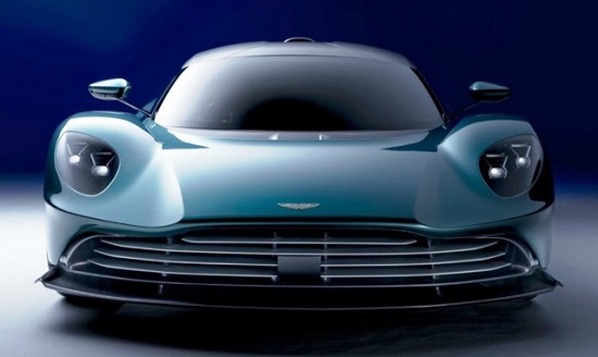 Aston Martin Valhalla 2025.