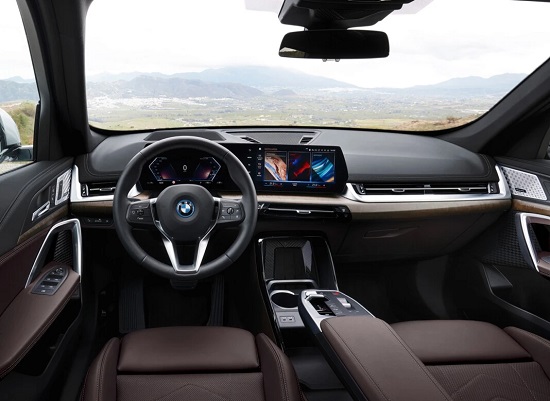 BMW iX1 2023.