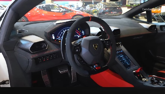 Lamborghini Huracan 2023.