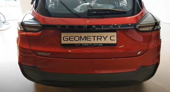 Geely Geometry C 2023.
