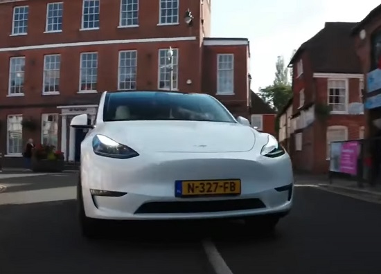 Tesla Model Y 2024.