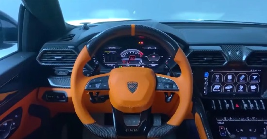 Lamborghini Urus Hybrid 2024.
