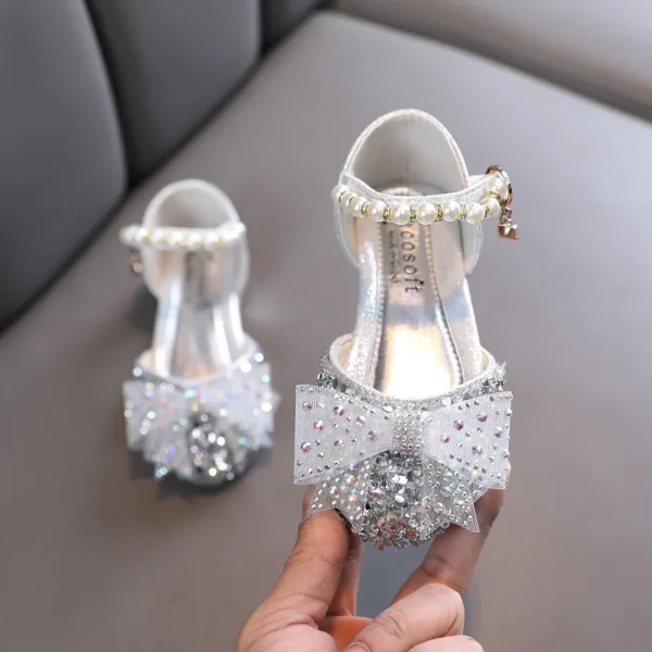 2023 Summer Princess Girls Sandals Sequins Rhinestone Bow Girls Shoes New Baby Perform Prewalker Leather Casual Shoes - Image 3